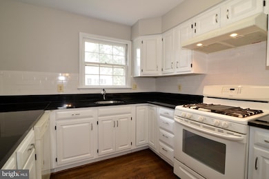 5926 Munson Ct, Falls Church, VA 22041 - photo 5