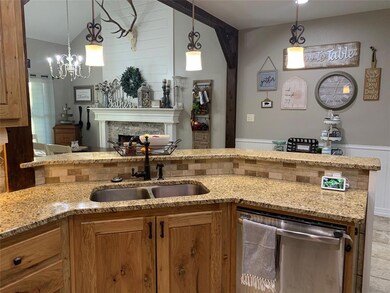 700 Green Tree Dr, Weatherford, TX 76087 - photo 6