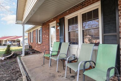 156 Mapleleaf Rd, Statesville, NC 28625 - photo 3