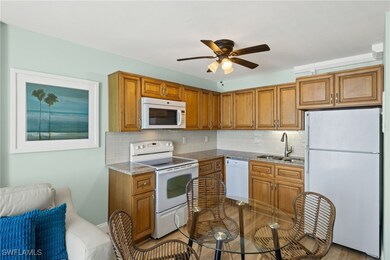 Kitchen & Dinette