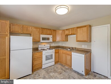 22 E Taunton Ave unit 2, Berlin, NJ 08009 - photo 3