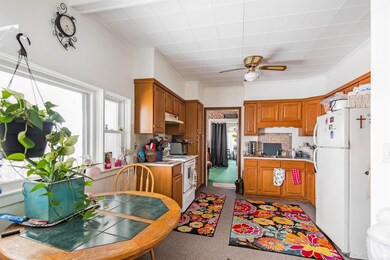 18 Kendall Ave, Rutland, VT 05701 - photo 2