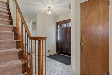 1 Hillcrest Rd, Port Washington, NY 11050 - photo 6