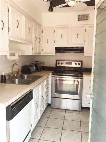 526 Broad Ave S unit 526, Naples, FL 34102 - photo 3