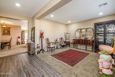 5)FORMAL LIVING