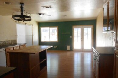 1902 Yahi Ln, Redding, CA 96002 - photo 2