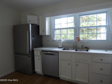 325 Driftwood Cir unit B, Southern Pines, NC 28387 - photo 5