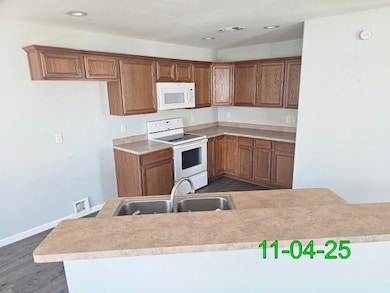 1549 S Commercial St unit 11, Aransas Pass, TX 78336 - photo 4