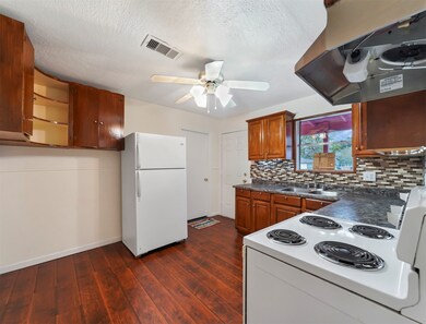 4530 Kingsbury St, Houston, TX 77021 - photo 4