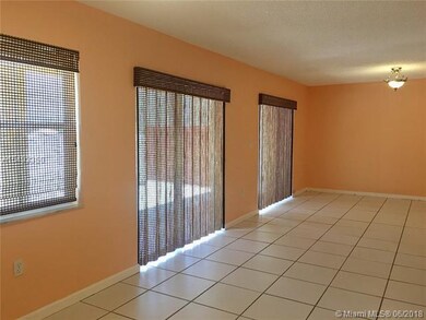 13955 N Forest Oak Cir, Davie, FL 33325 - photo 4