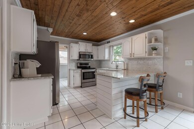 7410 Crabtree Dr, Louisville, KY 40228 - photo 7