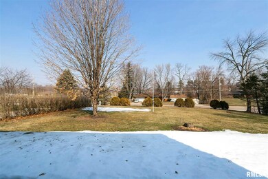 2439 E 46th St, Davenport, IA 52807 - photo 2