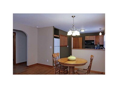 1201 Memorial Dr SE, Cedar Rapids, IA 52403 - photo 7