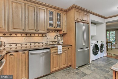 11646 Ivystone Ct, Reston, VA 20191 - photo 7