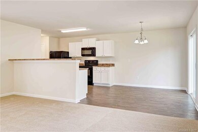 9630 Weikert Rd, Charlotte, NC 28215 - photo 5