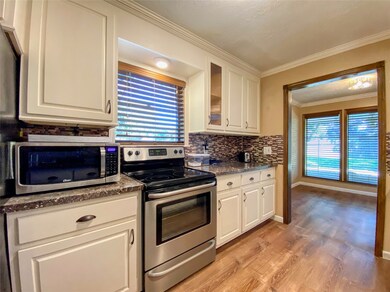 1813 Eagles Cove, Friendswood, TX 77546 - photo 6