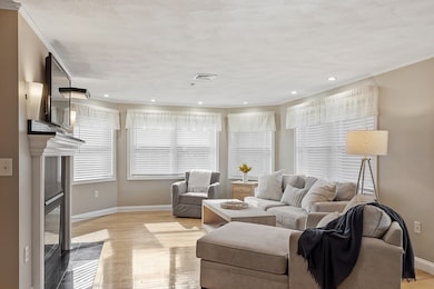 437 N Main St unit C, Andover, MA 01810 - photo 2