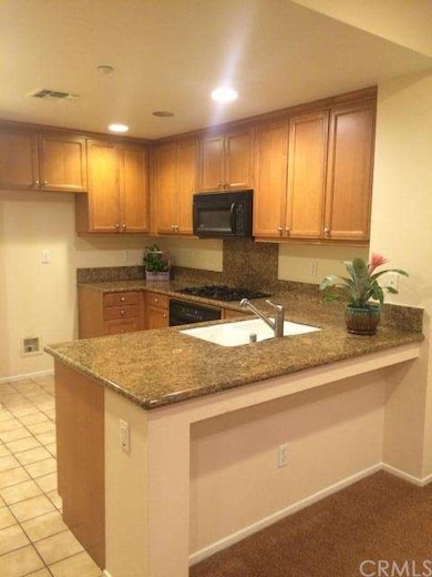 Kitchen / Breakfast Bar