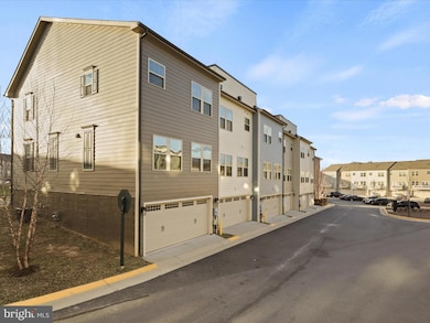 2127 Hemlock Bay Rd, Dumfries, VA 22026 - photo 3