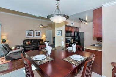 Eat-in Kitchen