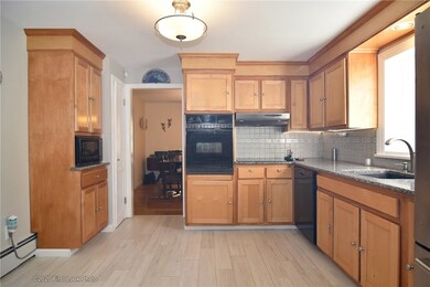 25 Maplewood Orchard Dr, Greenville, RI 02828 - photo 3