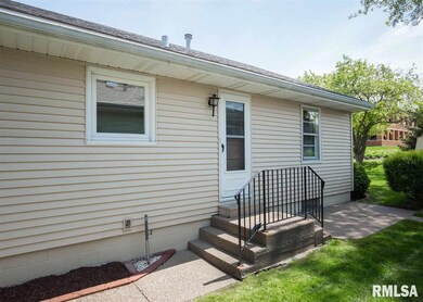1233 E Dover Ct, Davenport, IA 52803 - photo 3