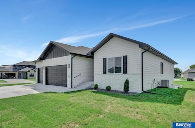 1515 E 9th St, Hickman, NE 68372 - photo 4