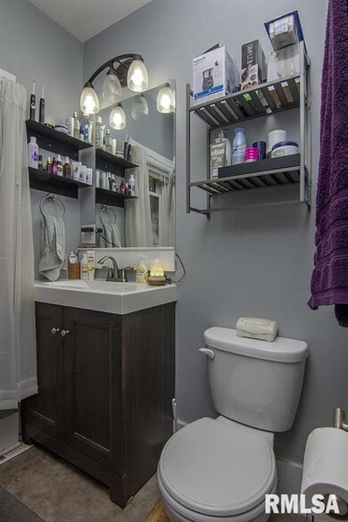 747 Sylvan Ct, Davenport, IA 52803 - photo 5