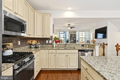 215 Freesia Ln, Stafford, VA 22554 - photo 4