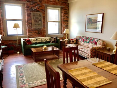 Island Terrace unit 327, Saco, ME 04072 - photo 2