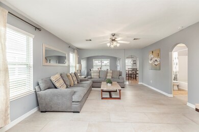6923 Hampden Point Ct, Houston, TX 77040 - photo 4