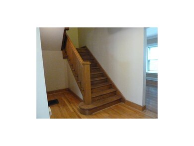 ENTRY STAIRCASE
