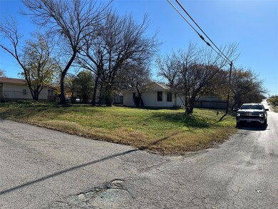 1103 S State St, Decatur, TX 76234 - photo 4