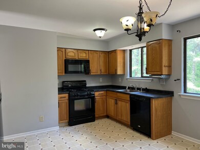 834 Plymouth Dr, Atco, NJ 08004 - photo 3