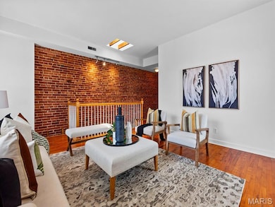 2352 Albion Place unit 2W, Saint Louis, MO 63104 - photo 2