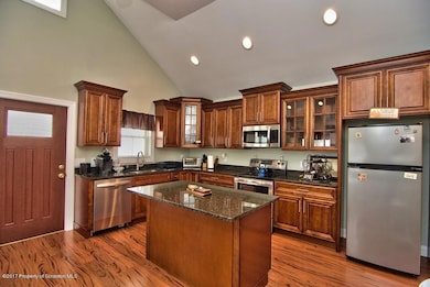 610 Jessup St, Dunmore, PA 18512 - photo 2