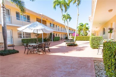 580 Broad Ave S unit 580, Naples, FL 34102 - photo 3