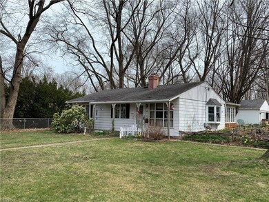 197 Erieview Blvd, Sheffield Lake, OH 44054 - photo 2