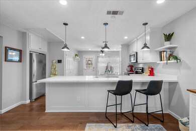 3760 Laura Leigh Dr, Friendswood, TX 77546 - photo 2