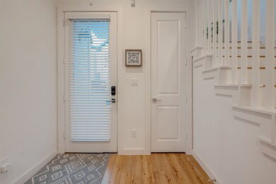 8911 Knoll Villas St, Houston, TX 77080 - photo 4