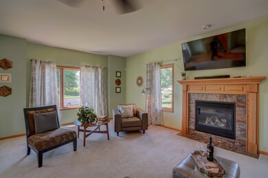 5252 Stoneman Dr, Fitchburg, WI 53711 - photo 6