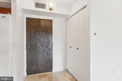 10306 Valley Forge Cir unit 306, King of Prussia, PA 19406 - photo 7