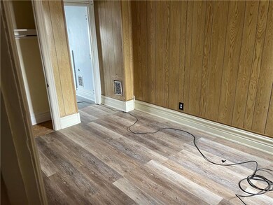 Middle Bedroom