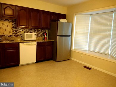 6309 Tisbury Dr, Burke, VA 22015 - photo 3