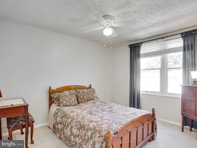 8107 Parkdale Ct, Springfield, VA 22153 - photo 6