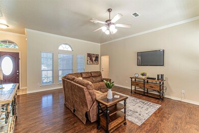 306 Carlisle Dr, Weatherford, TX 76085 - photo 3