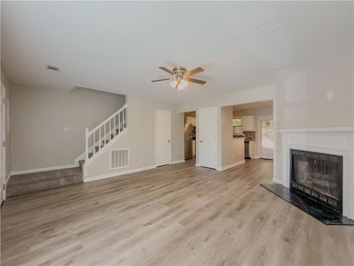 5691 Wells Cir, Stone Mountain, GA 30087 - photo 4
