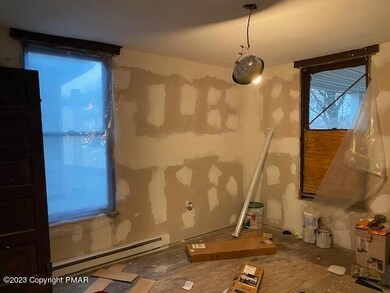 306 E Bertsch St, Lansford, PA 18232 - photo 6