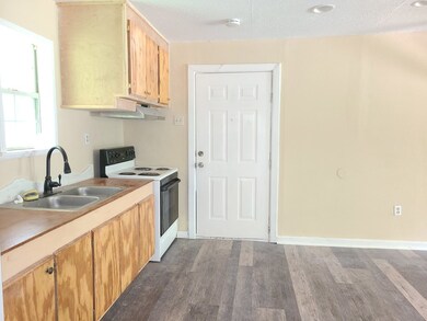 216 S Loftin Ave, Picayune, MS 39466 - photo 4