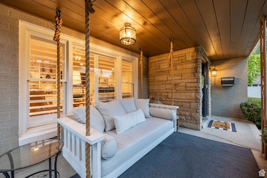 5766 S Beaumont Dr, Holladay, UT 84121 - photo 2